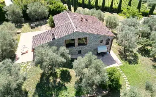 Casale toscano con vista panoramica su Sangimignano