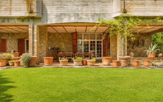 Uopini | Appartamento con giardino e portico